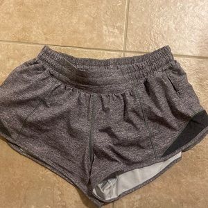 Size 6, 2.5 inch lulu shorts
